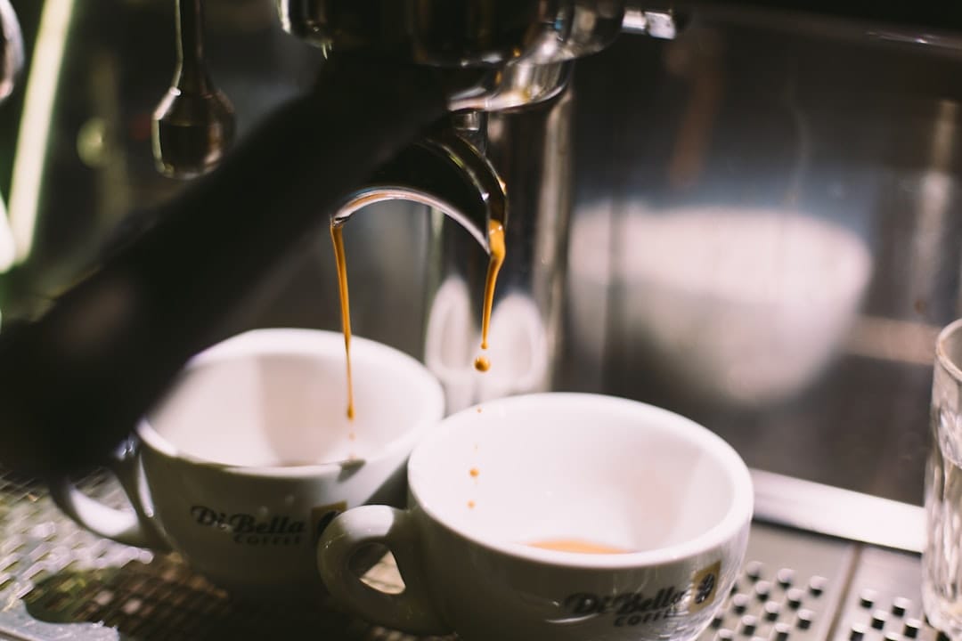 Perfect espresso extraction with rich crema